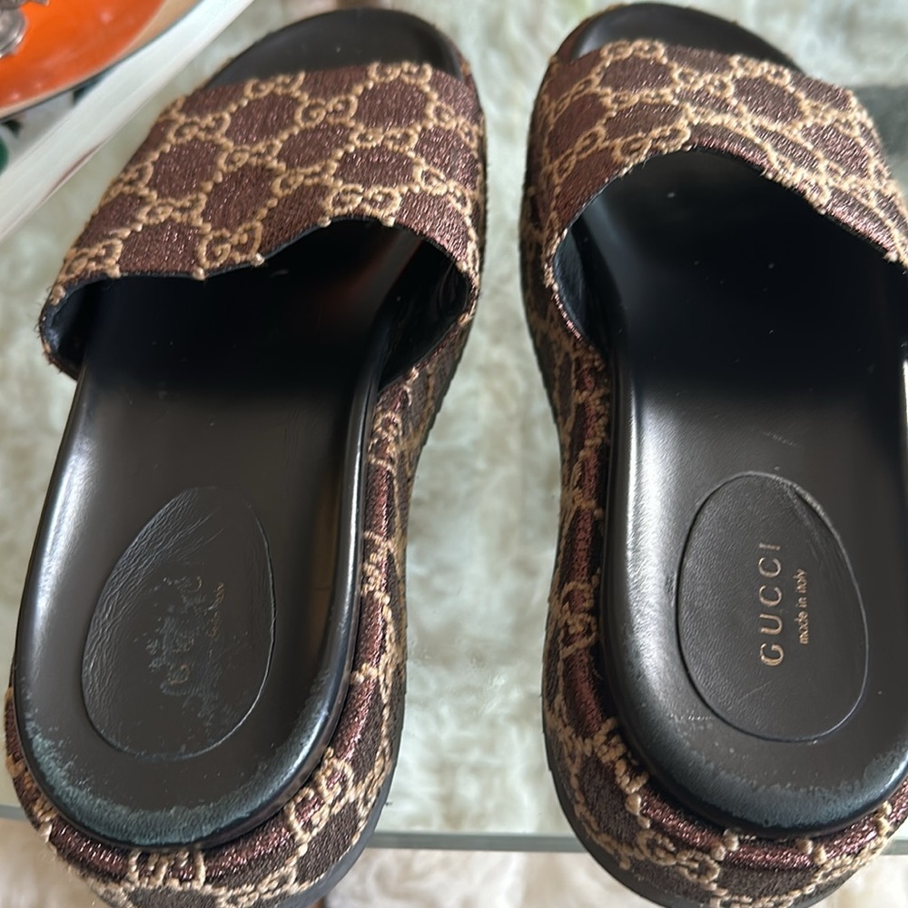 Gucci Angelina Platform Logo Slide - Picture 6 of 12
